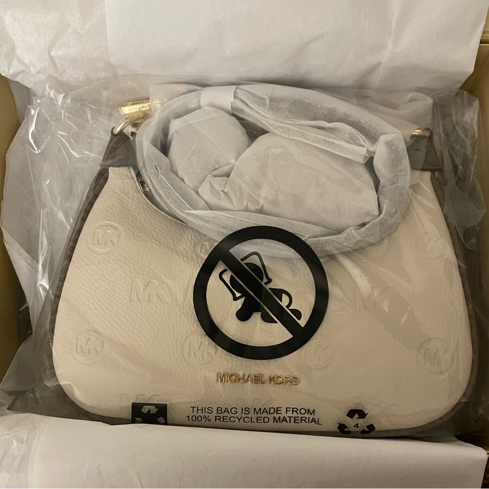 NWT Michael Kors Cora Medium Embossed Purse.
1 more purse left!!! - Picture 2 of 5